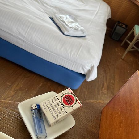Hotel Posh Одавара Екстериор снимка