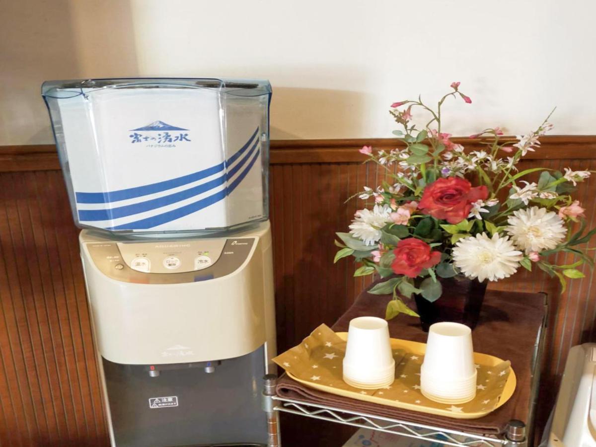Hotel Posh Одавара Екстериор снимка