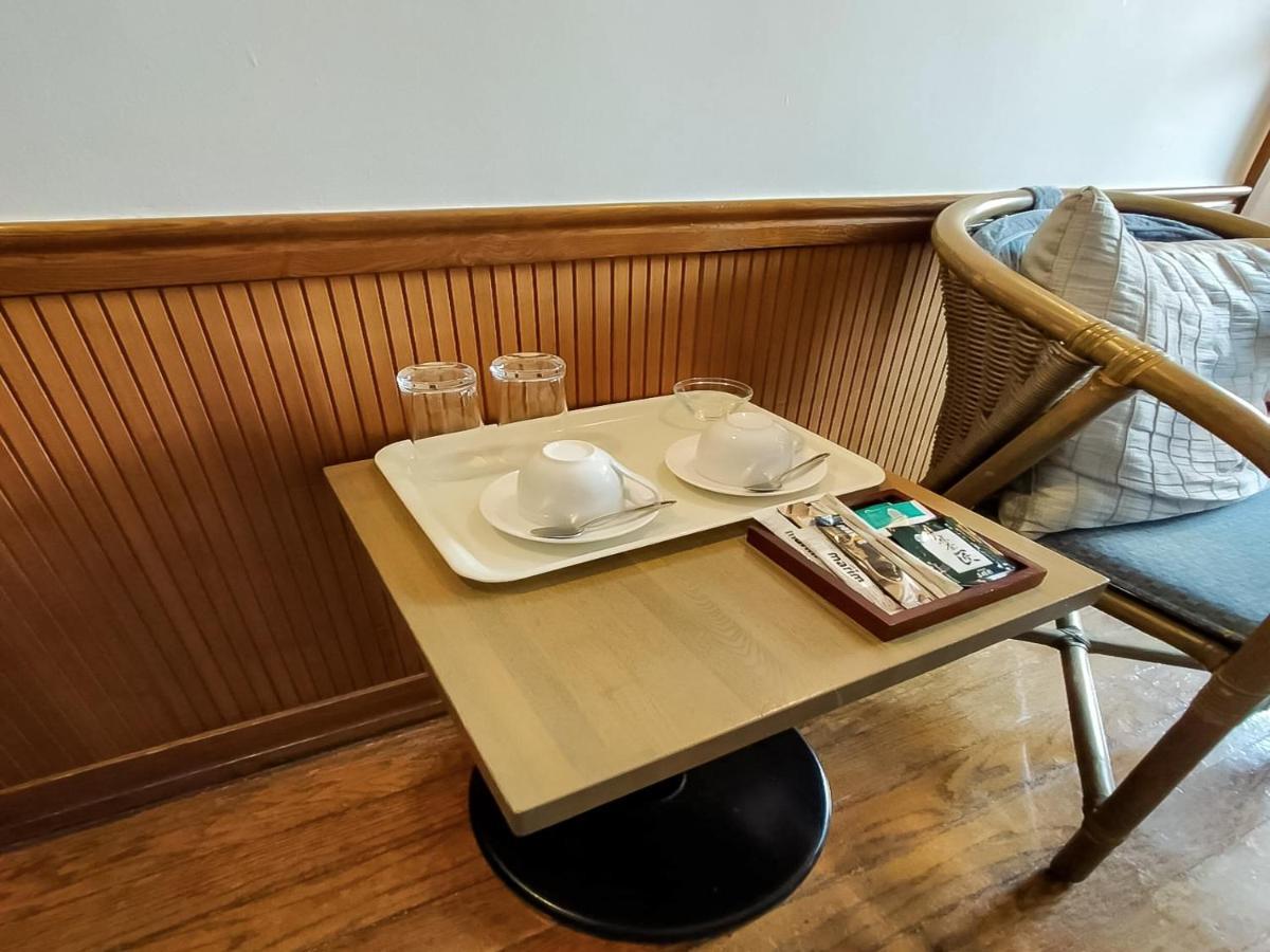 Hotel Posh Одавара Екстериор снимка