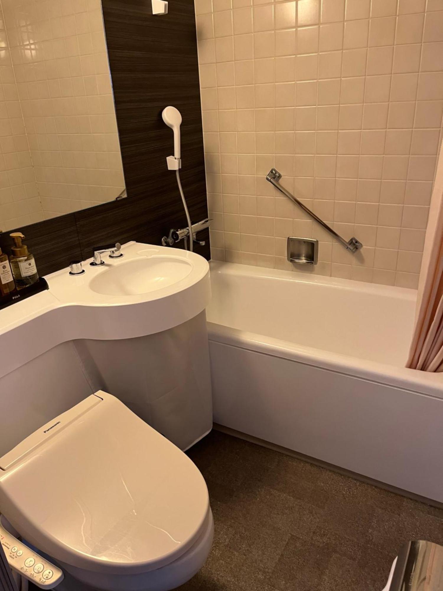 Hotel Posh Одавара Екстериор снимка